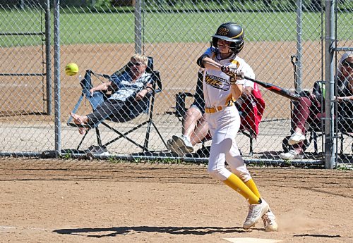 Bryelle Simard of the Westman Heat attempts a slap hit during a U15 AA softball showcase game earlier this season. The Heat head to provincials in Portage la Prairie this weekend. (Thomas Friesen/The Brandon Sun)