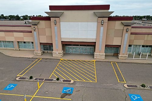 05082026
The site of the former Sobey’s grocery store location near the Staples and Canadian Tire in Brandon’s south end continues to sit empty.
(Tim Smith/The Brandon Sun)