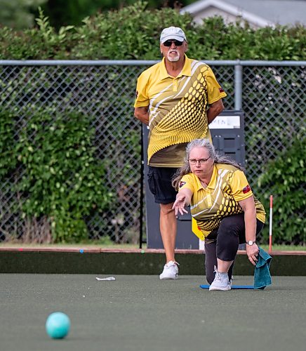 ROBERT LEE / FREE PRESS
Shirley Fitzpatrick-Wong bowls at the Dakota Lawn Bowling Centre in Winnipeg on Wednesday, August 5, 2026.