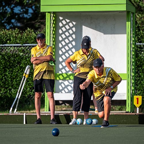 ROBERT LEE / FREE PRESS
John Bjornson bowls at the Dakota Lawn Bowling Centre in Winnipeg on Wednesday, August 5, 2026. 