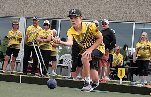 ROBERT LEE / FREE PRESS
Sam Forrest bowls at the Dakota Lawn Bowling Centre in Winnipeg on Wednesday, August 5, 2026.