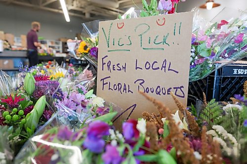 Ruth Bonneville / Free Press

ENT  Vic's market

Fresh, local flowers at Vic’s Market. 

Story  Fresh fruit and veg at Vic’s Market, : Where to buy seasonal local produce.

Story by AV Kitching

July 31st,  2026