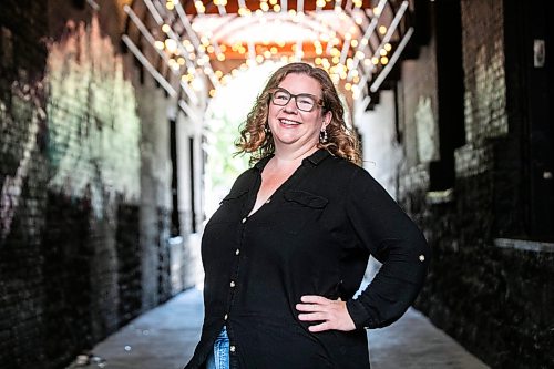 MIKAELA MACKENZIE / FREE PRESS
Laura Meuckon, Plume Winnipeg executive director, at the light tunnel (where they officially announced the festivalճ name change) in the Exchange District on Monday, Aug. 10, 2026.
For Ben W story.
Free Press 2026