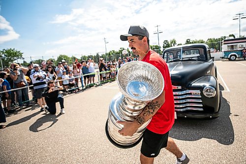 MIKAELA MACKENZIE / FREE PRESS
	
Seth Jarvis arrives with the Stanley Cup at the Tuxedo Community Centre on Monday, Aug. 10, 2026.

For Grace Penner story.
Free Press 2026
