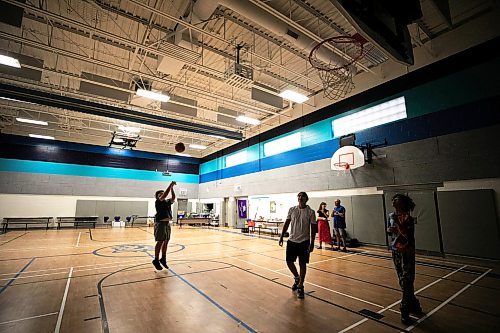 MIKAELA MACKENZIE / FREE PRESS
	
Kids shoot hoops at Gonzaga Middle Schoolճ annual summer drop-in on Tuesday, Aug. 11, 2026.

For Maggiw story.
Free Press 2026
