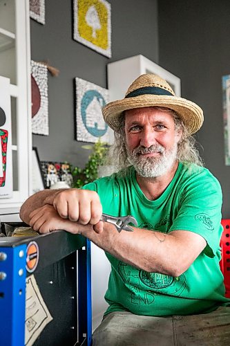 MIKAELA MACKENZIE / FREE PRESS
Stephen Kirk where he coordinates a repair cafe every second Wednesday at the Spence Neighborhood Association on Tuesday, Aug. 11, 2026.
For Tiago story.
Free Press 2026