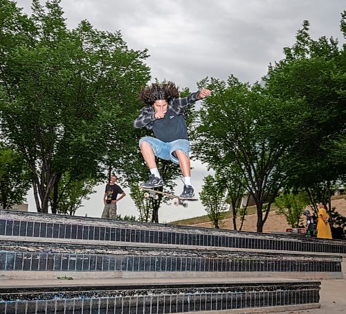 ROBERT LEE / FREE PRESS
Skateboarder Issiah Parisian performs a jump at the skate park in The Forks in Winnipeg on Tuesday, August 11, 2026. 