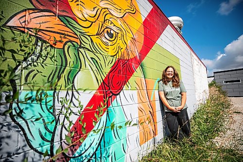 MIKAELA MACKENZIE / FREE PRESS
Brittany Wurch, president of the new Brokenhead River Arts Council, in Beausejour on Wednesday, Aug. 12, 2026.
For Eva story.
Free Press 2026