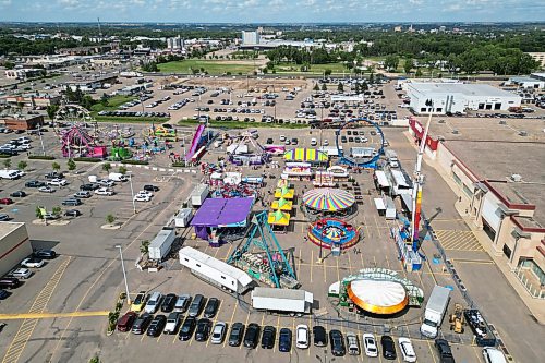 12082026
Midway Madness in the Canadian Tire parking lot in Brandon’s south end on Wednesday afternoon. The four day fair began on Monday and ends today. (Tim Smith/The Brandon Sun)