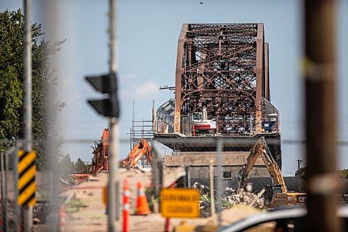 MIKAELA MACKENZIE / FREE PRESS
Demolition at the Arlington Street Bridge on Thursday, Aug. 13, 2026.
For Melissa story.
Free Press 2026