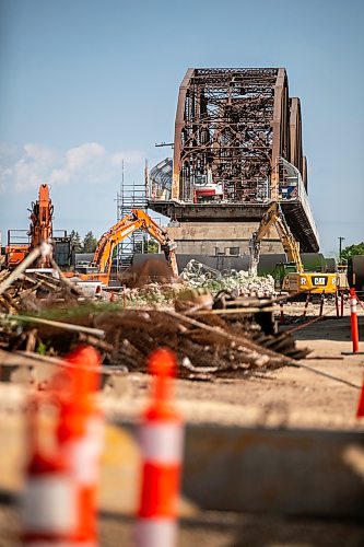 MIKAELA MACKENZIE / FREE PRESS
Demolition at the Arlington Street Bridge on Thursday, Aug. 13, 2026.
For Melissa story.
Free Press 2026