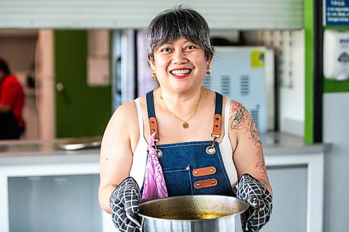 MIKAELA MACKENZIE / FREE PRESS
StrEAT Feast vendor Marilyn Magtoto with the sinigang for her sinigang birria tacos on Thursday, Aug. 13, 2026.
For Tiago story.
Free Press 2026