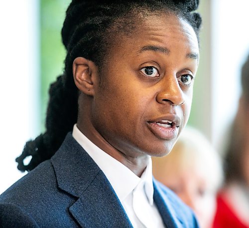 MIKAELA MACKENZIE / FREE PRESS
Health minister Uzoma Asagwara announces plans for more social workers in emergency departments across the city on Wednesday, June 17, 2026.
For Morgan story.
Free Press 2026