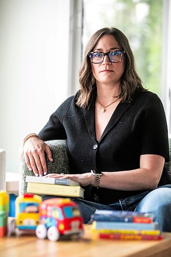 MIKAELA MACKENZIE / FREE PRESS
Jade Fisette, a speech language pathologist who runs Sandbox Speech Therapy in Winnipeg, on Friday, Aug. 14, 2026. A new coalition representing students who stutter and struggle with other speech-related challenges is decrying the University of Manitoba’s decision to shelve plans to train in-demand clinicians.
For Maggie story.
Free Press 2026