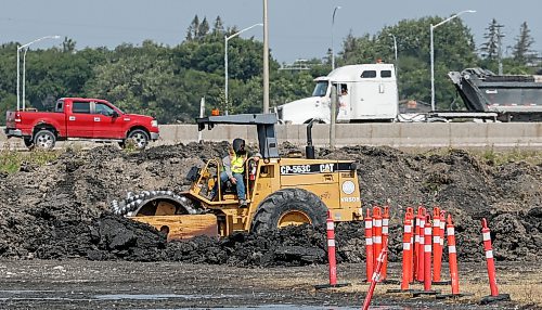 JOHN WOODS / FREE PRESS
Construction on the new Costco site on Meadowlands Drive in West St Paul Tuesday, August 18, 2026. 

reporter: gabby