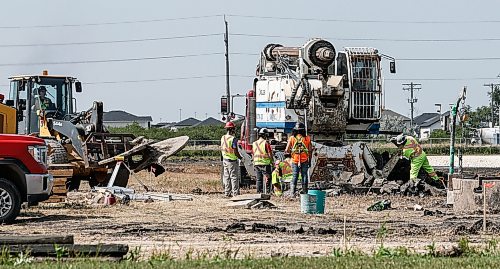 JOHN WOODS / FREE PRESS
Construction on the new Costco site on Meadowlands Drive in West St Paul Tuesday, August 18, 2026. 

reporter: gabby