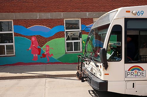 18082026
A Brandon Transit bus passes by a colourful mural at the Brandon Transit Downtown Terminal on Tuesday.
(Tim Smith/The Brandon Sun)