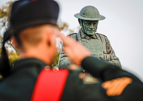 JOHN WOODS / FREE PRESS
People participate in moment of silence at a Queen's Own Cameron Highlanders Dieppe Raid sunset commemoration ceremony at Vimy Ridge Park Tuesday, August 18, 2026. The ceremony remembered the regiment’s involvement in the Dieppe Raid.
reporter: standup