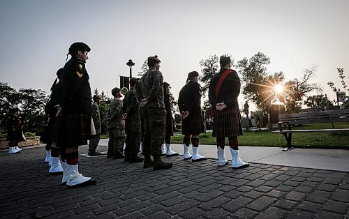 JOHN WOODS / FREE PRESS
Members of the Queen's Own Cameron Highlanders and people participate in a Dieppe Raid sunset commemoration ceremony at Vimy Ridge Park Tuesday, August 18, 2026. The ceremony remembered the regiment’s involvement in the Dieppe Raid.
reporter: standup