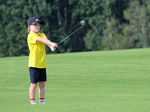 Walker Jago lines up an approach shot on the 17th hole during the largest Tamarack cubs day yet, as 150 golfers participated in the 13-and-under nine-hole event on Wednesday. (Thomas Friesen/The Brandon Sun)