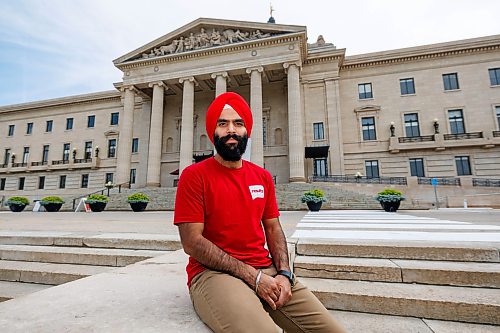 MIKE DEAL / FREE PRESS
Japneet Singh volunteers Results Canada, an organization that advocates to end extreme poverty through lobbying, letter writing and fundraising.
Reporter: AV Kitching
260819 - Wednesday, August 19, 2026.