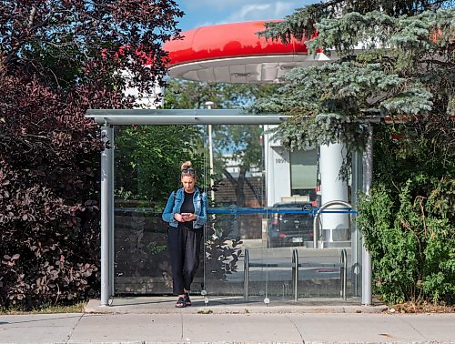 ROBERT LEE / FREE PRESS
Tania Homenchuk is photographed at a bus stop in Winnipeg on Thursday, August 13, 2026. Homenchuk, along with many other residents and natives of Winnipeg, is disappointed with the launch of the Primary Transit Network, which has led to thousands of complaints and concerns rolling into the city.