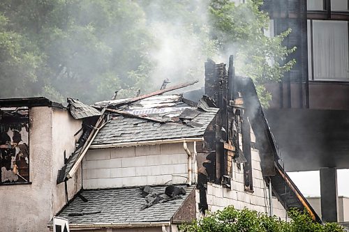MIKAELA MACKENZIE / FREE PRESS
	
The scene of a house fire at Disraeli and Argyle on Thursday, Aug. 20, 2026.


Free Press 2026
