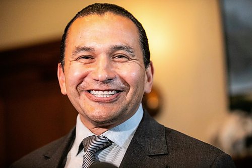 MIKAELA MACKENZIE / FREE PRESS
	
Premier Wab Kinew speaks to media in his office at the Manitoba legislature on Thursday, Aug. 20, 2026.

For Carol story.
Free Press 2026