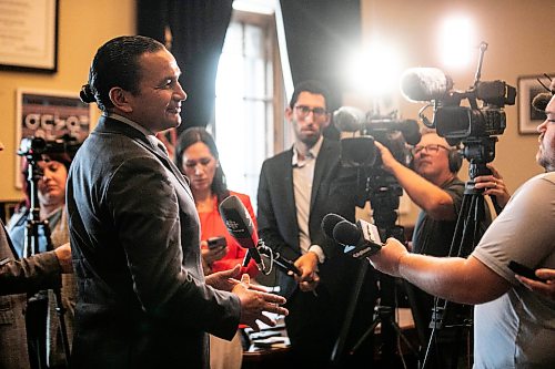 MIKAELA MACKENZIE / FREE PRESS
Premier Wab Kinew speaks to media in his office at the Manitoba legislature on Thursday, Aug. 20, 2026.
For Carol story.
Free Press 2026