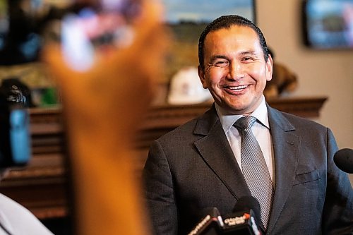 MIKAELA MACKENZIE / FREE PRESS
Premier Wab Kinew speaks to media in his office at the Manitoba legislature on Thursday, Aug. 20, 2026.
For Carol story.
Free Press 2026
