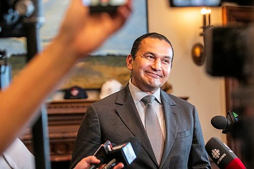 MIKAELA MACKENZIE / FREE PRESS
Premier Wab Kinew speaks to media in his office at the Manitoba legislature on Thursday, Aug. 20, 2026.
For Carol story.
Free Press 2026