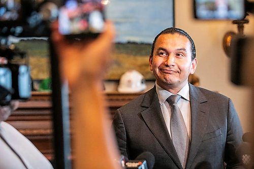 MIKAELA MACKENZIE / FREE PRESS
	
Premier Wab Kinew speaks to media in his office at the Manitoba legislature on Thursday, Aug. 20, 2026.

For Carol story.
Free Press 2026
