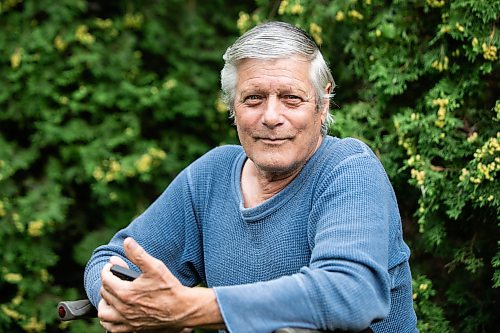 MIKAELA MACKENZIE / FREE PRESS
Philip Kaban, whose backyard looks out onto Sturgeon Creek (and a fenced-in hole that has been there since 2023), on Thursday, Aug. 20, 2026.
For Malak story.
Free Press 2026