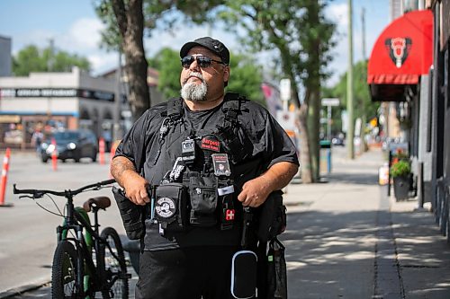 MIKAELA MACKENZIE / FREE PRESS
Michael Paille, executive director of the Sargent Business Community, on patrol on Sargent Avenue on Friday, Aug. 21, 2026.
For Ѡstory.
Free Press 2026
