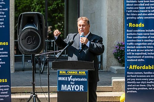 MIKAELA MACKENZIE / FREE PRESS
Mike Vogiatzakis does a campaign announcement in front of City Hall on Friday, Aug. 21, 2026.
For Joyanne story.
Free Press 2026