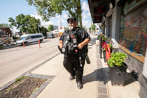 MIKAELA MACKENZIE / FREE PRESS
Michael Paille, executive director of the Sargent Business Community, on patrol on Sargent Avenue on Friday, Aug. 21, 2026.
For Ѡstory.
Free Press 2026
