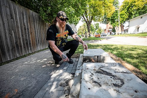 MIKAELA MACKENZIE / FREE PRESS
Stephen Giesbrecht shows a burned-down community mailbox on Andrews Street near Atlantic Avenue on Friday, Aug. 21, 2026.
For Morgan story.
Free Press 2026