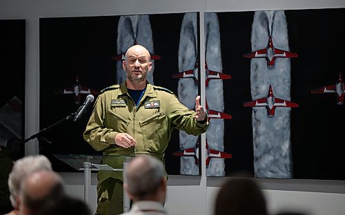 ROBERT LEE / FREE PRESS
Major Thom Doelman shares opening remarks at the reception for the iconic CC-130H Hercules at the Royal Aviation Museum in Winnipeg on Friday, August 21, 2026.