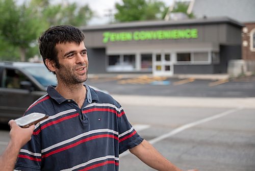 ROBERT LEE / FREE PRESS
Colin Moorhouse stands in front of 7 Even on Ellice Ave., a new chain of convenience stores similar to 7-Eleven that are popping up in the same areas where they recently closed because of crime in Winnipeg on Tuesday, August 25, 2026.
For Tiago’s story