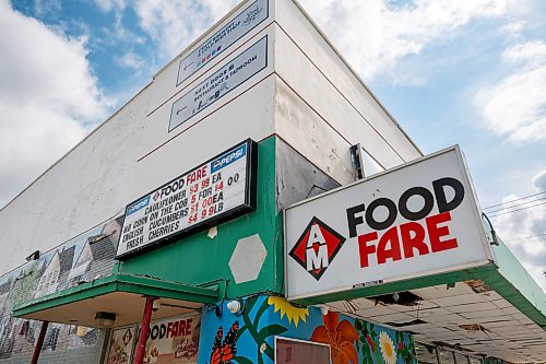ROBERT LEE / FREE PRESS
The exterior of Maryland Food Fare in Winnipeg on Tuesday, August 25, 2026. 