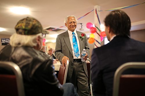Independent candidate Inky Mark talks with supporters at his campaign party headquarters in Dauphin while waiting for federal election results to be announced in 2015. (Tim Smith/Brandon Sun files)