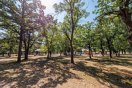 MIKE DEAL / FREE PRESS
The area surrounding the beach at St. Malo Provincial Park has four playgrounds and many areas for families to set up picnic spots under the shade of trees.
Reporter: Melissa Martin
260821 - Friday, August 21, 2026.