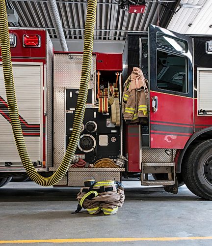 ROBERT LEE / FREE PRESS
A firefighter’s protective gear is prepped and ready at Winnipeg Fire Paramedic Service Station 1 on Wednesday, August 19, 2026. Firefighters are expected to be en route to the scene within 60 seconds of the notification.