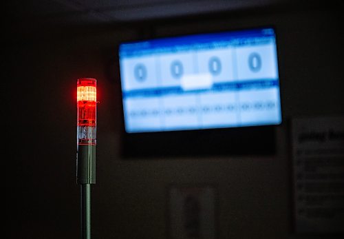 ROBERT LEE / FREE PRESS
A red light is illuminated at the desk of an emergency services dispatchers taking a live call at the 911 Communications Centre on Wednesday, August 19, 2026.