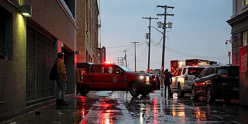 ROBERT LEE / FREE PRESS
The scene of a firefighter paramedic call in Winnipeg on Wednesday, August 19, 2026. 