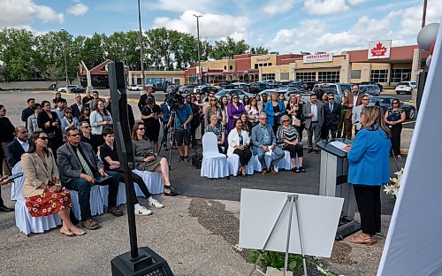 ROBERT LEE / FREE PRESS
Councillor Janice Lukes addresses attendees at the unveiling of “Leo Ledohowski Way”, an honourary street naming recognizing the Canad Inns founder’s contributions to the city at Canad Inns Destination Centre Garden City in Winnipeg on Thursday, August 27, 2026.