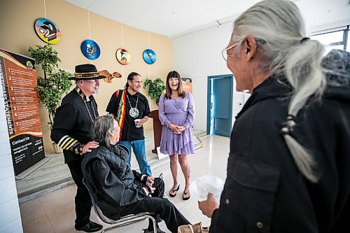 MIKAELA MACKENZIE / FREE PRESS
Minister Bernadette Smith (centre, purple dress) chats with Don Robinson (seated), Perry Williams (standing, left) and Parry Francois (standing, centre) at the Native Addictions Council of Manitoba grand re-opening of its renovated space on Salter Street on Tuesday, Sept. 1, 2026.
For Scott story.
Free Press 2026