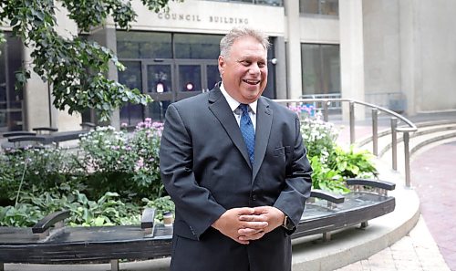 Ruth Bonneville / Free Press
Local City Hall Mayoral race - Vogiatzakis.
Mike Vogiatzakis. Candidate for Mayor of Winnipeg, chats with reporters outside city hall Tuesday.
Sept 1st, 2026