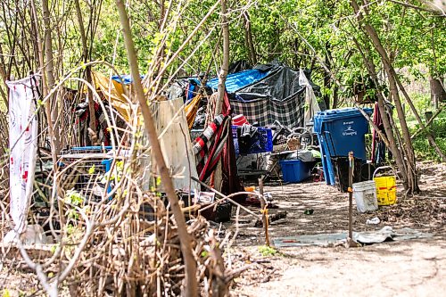 MIKAELA MACKENZIE / FREE PRESS
	
An encampment along the Assiniboine River near the end of Spence Street on Monday, May 25, 2026. 

For Scott story.
Free Press 2026
