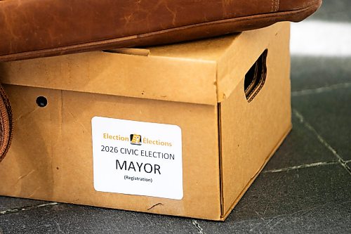 MIKAELA MACKENZIE / FREE PRESS
	
Kevin Klein registers for the mayoral race at City Hall on Thursday, Sept. 3, 2026.

For Malak story.
Free Press 2026
